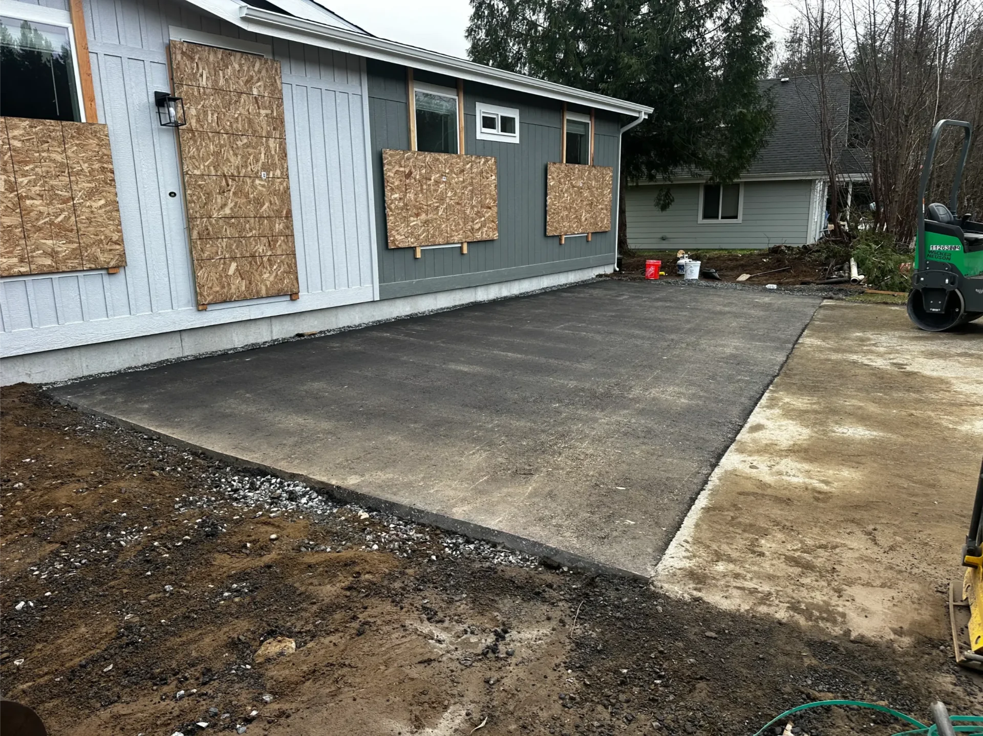 manufactured-home-asphalt-driveway-parking-pad-installation