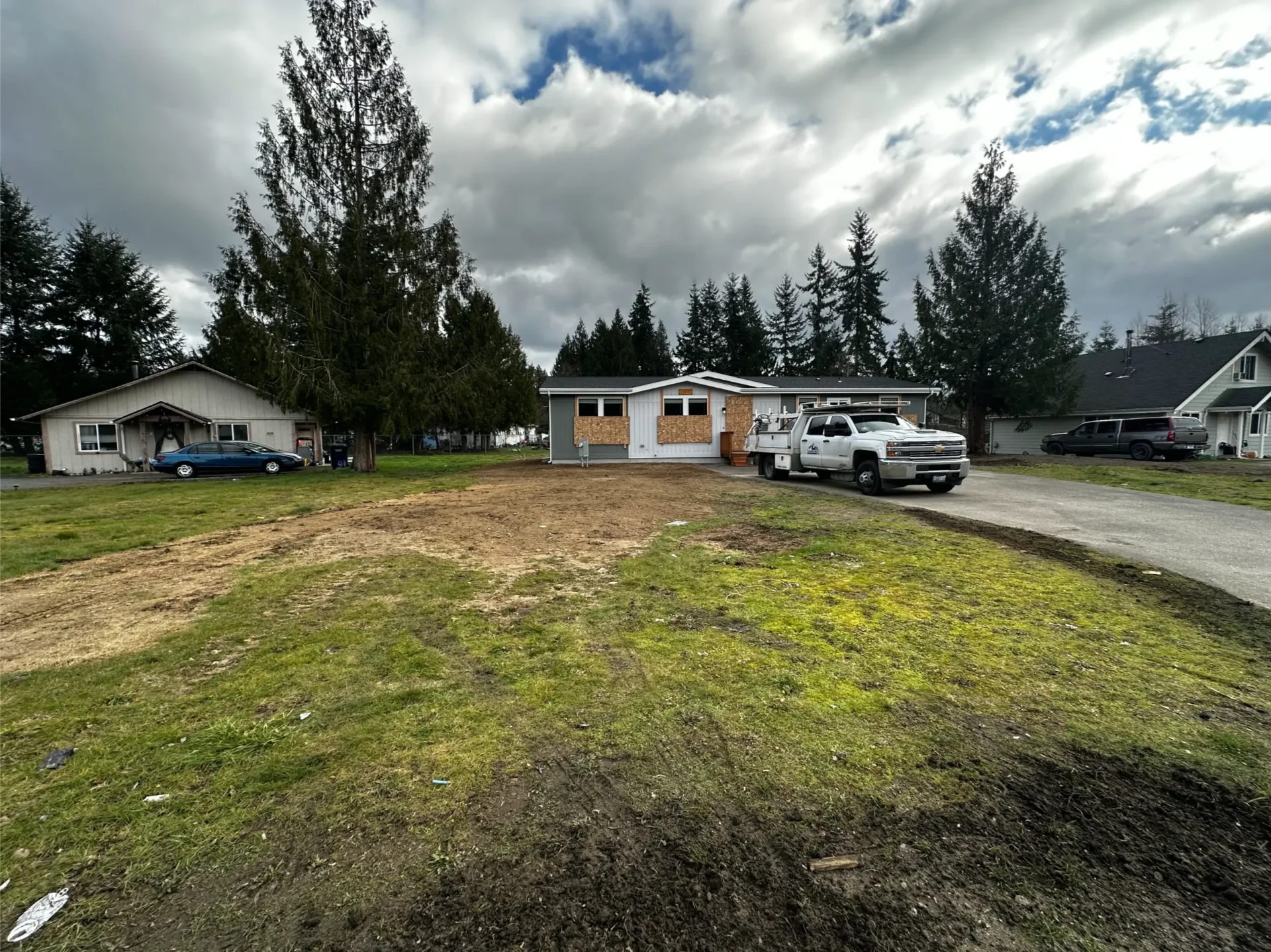 manufactured-home-installation-completed-site-front-yard-grading